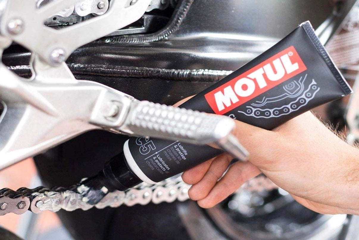 Grasa para Cadena MC CARE C5 MOTUL, 150ML